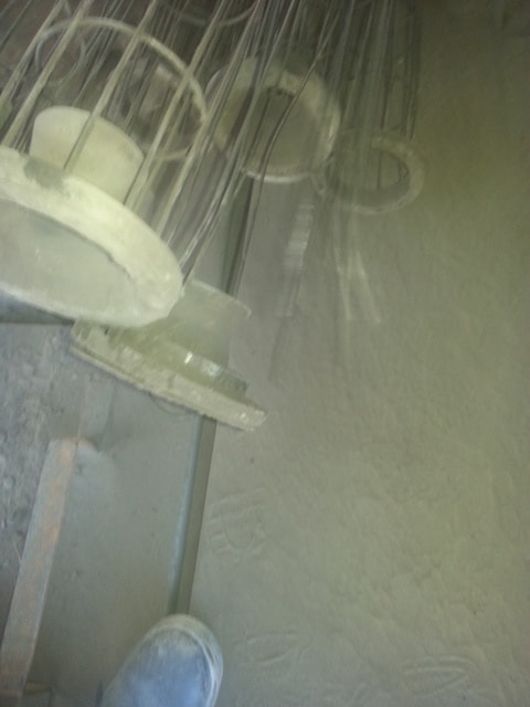 有客戶咨詢問除塵布袋更換了需要更換除塵器骨架嗎？